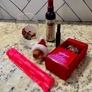 🍷 Holiday Wine Gift Set (glass, corks, and more!)